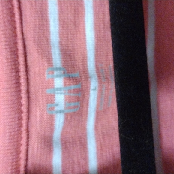 Gap tee - Picture 2 of 2